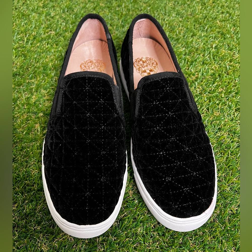 Vince Camuto Black quilted sneakers